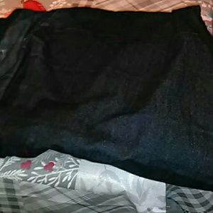 Women's black and white jeans